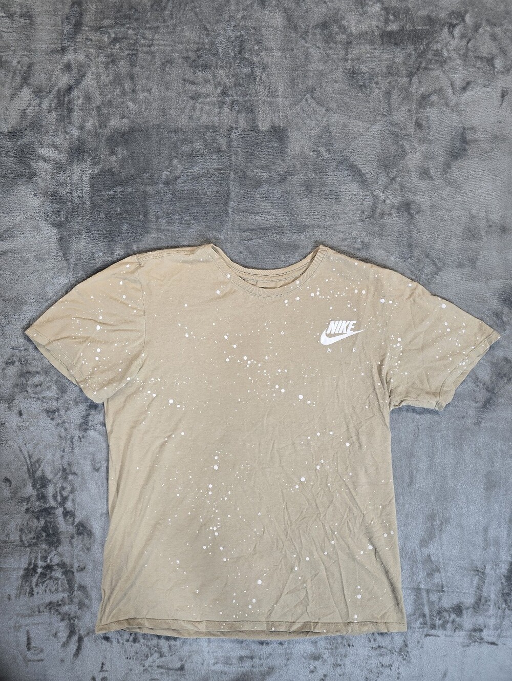 The Nike Tee Paint Splatter T Shirt Size Large Fits Medium